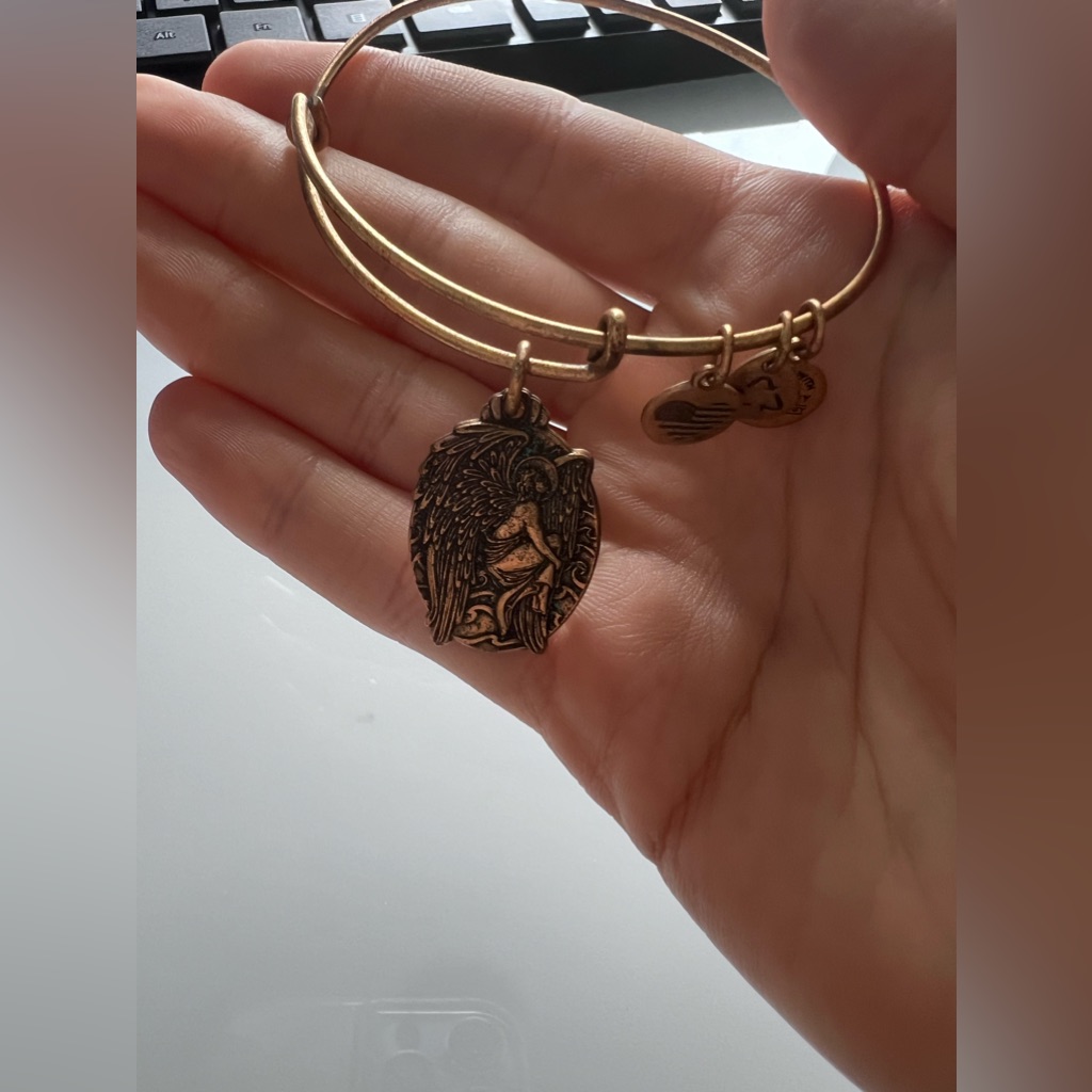 Alex And Ani Guardian Angel Bracelet 10$